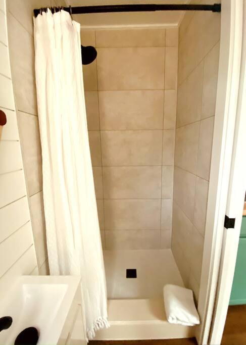 Entirely Private Tiny Home - 1 Mile To Uf Gainesville Ngoại thất bức ảnh